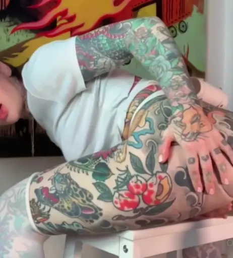 Image 251210 from Jennifer Deku