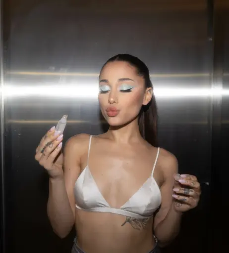 Image 25193100 from Ariana Grande