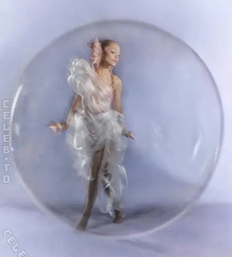 Image 25192358 from Ariana Grande