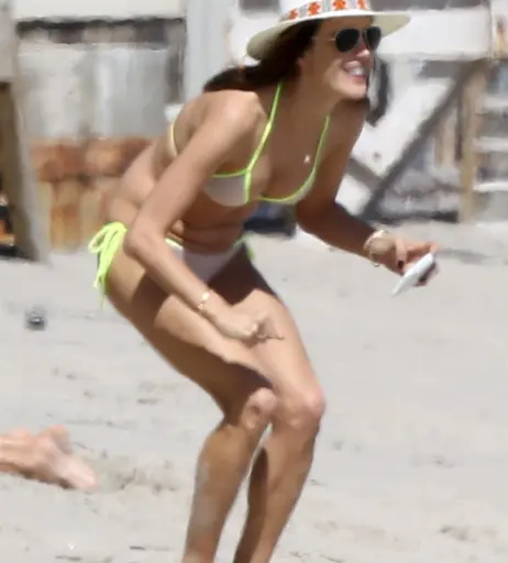 Image 2687186 from Alessandra Ambrosio