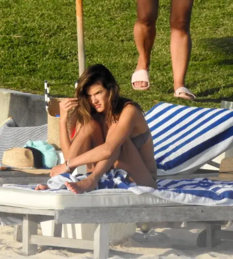 Image 2687350 from Alessandra Ambrosio