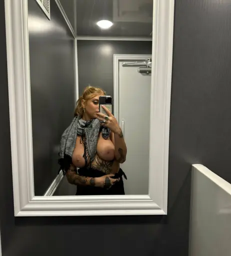 Image 2665946 from Samnimetitties