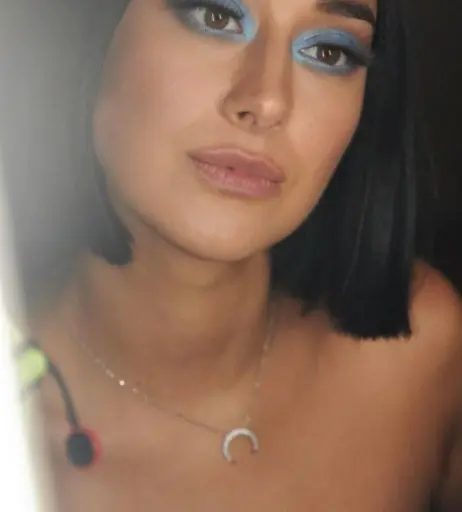 Image 2657475 from Elif