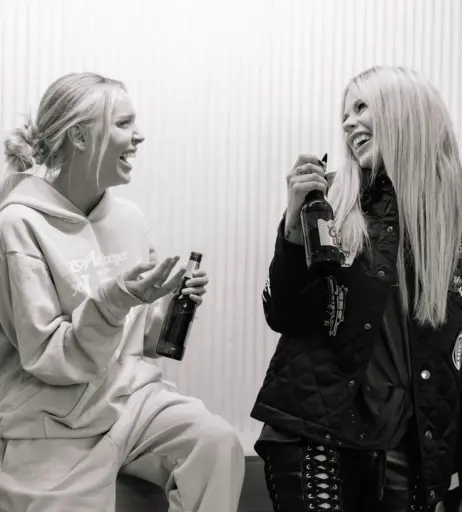 Image 2651382 from Avril Lavigne