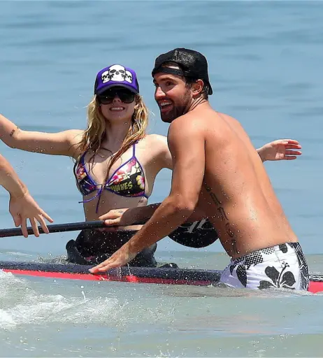 Image 2653582 from Avril Lavigne