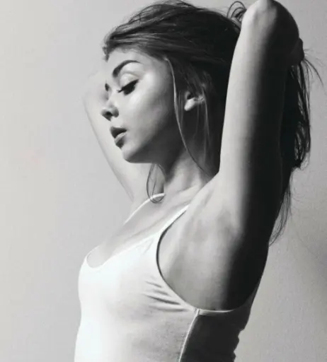 Image 2653175 from Sarah Hyland