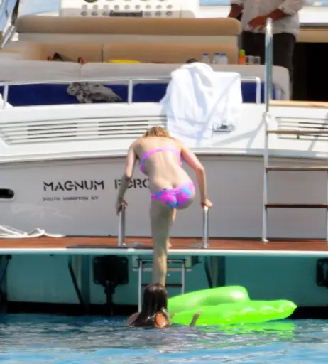 Image 2650337 from Avril Lavigne