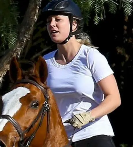 Image 26498343 from Kaley Cuoco