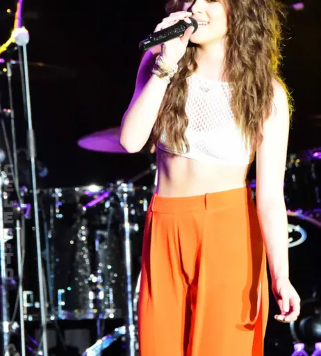 Image 26346283 from Hailee Steinfeld