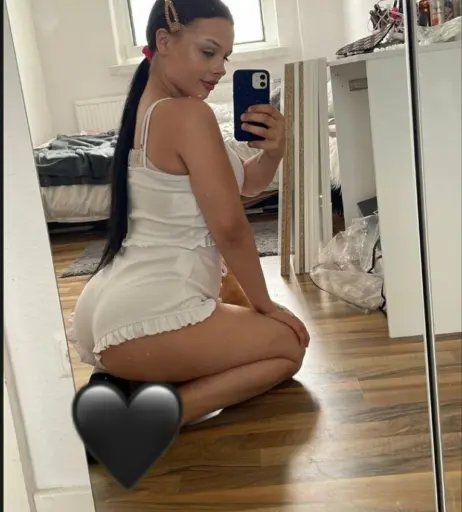 Image 261649 from Lara Bttn