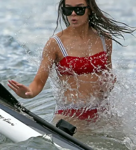 Image 26179586 from Hailee Steinfeld