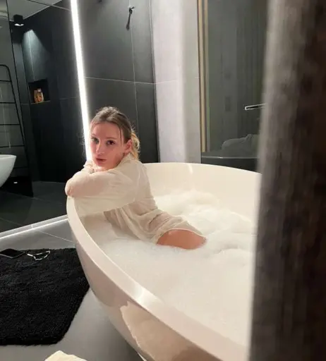 Image 2775266 from masseuse.katty