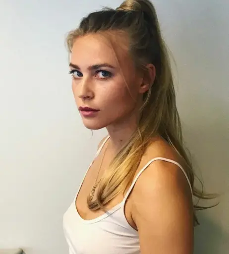 Image 2727538 from Jeanne Goursaud