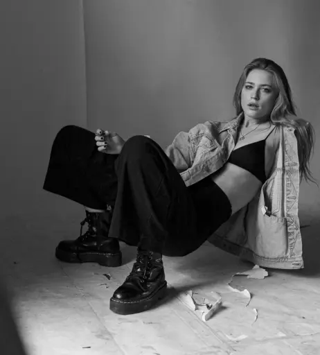 Image 2727345 from Jeanne Goursaud