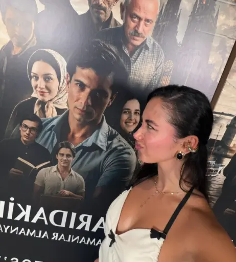 Image 27142385 from Merve Cin atavratmiyav