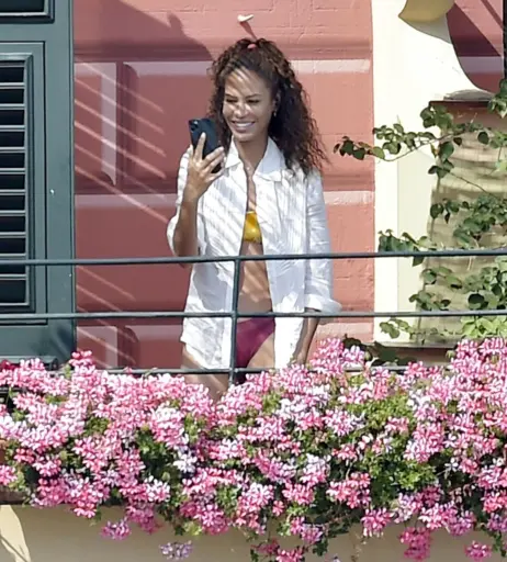 Image 2713556 from Joan Smalls