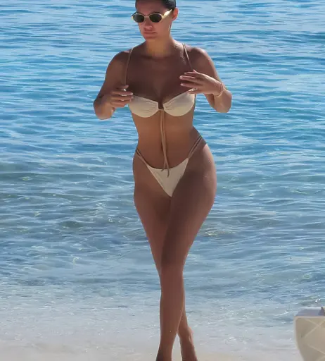 Image 2701775 from Tao Wickrath