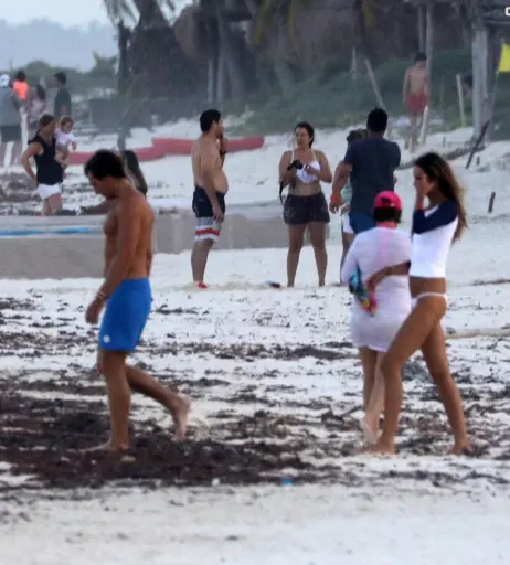 Image 2095100 from Elle MacPherson