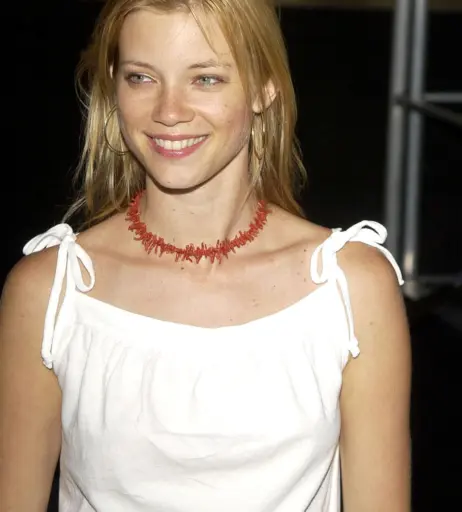 Image 2095084 from Amy Smart