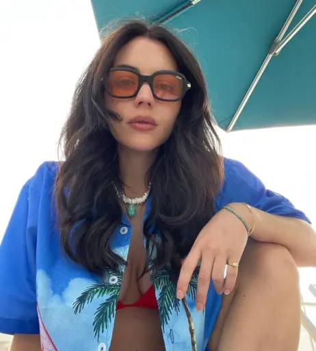 Image 2096542 from Adelaide Kane