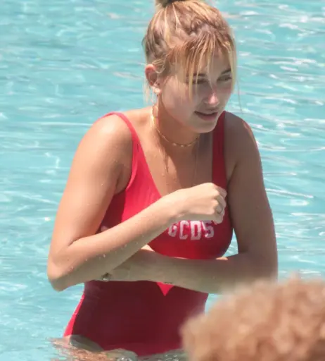 Image 2091559 from Hailey Bieber