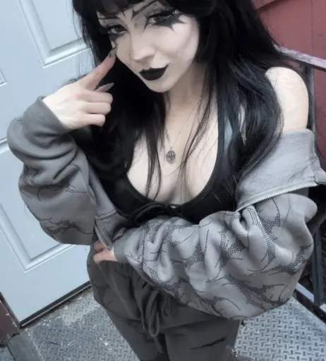 Image 20911301 from BuffGothMom