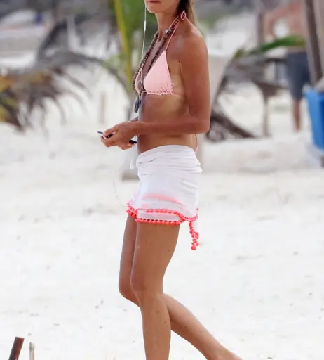 Image 2092875 from Elle MacPherson