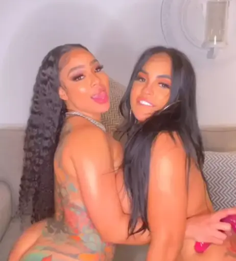 Image 20926459 from Double Dose Twins