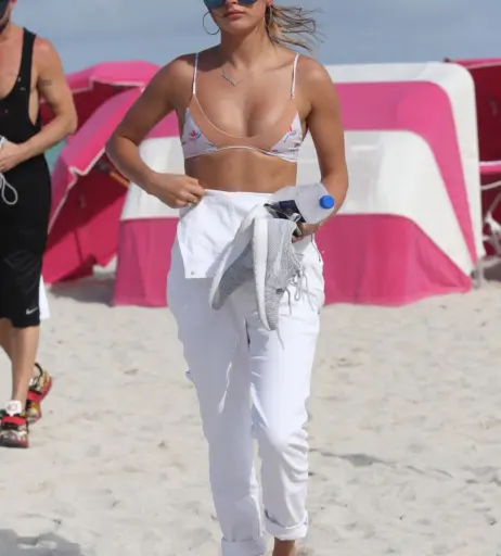 Image 2090268 from Hailey Bieber