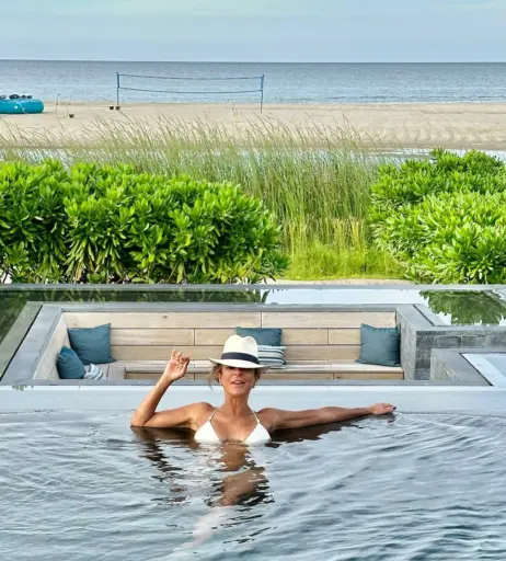 Image 2099427 from Eva LaRue