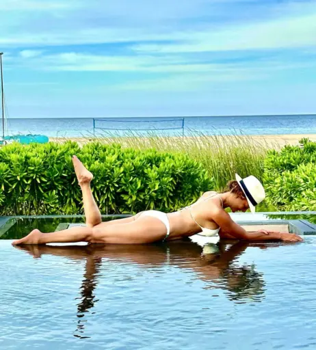 Image 2099727 from Eva LaRue