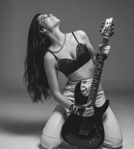 Image 2099181 from Larissa Liveir