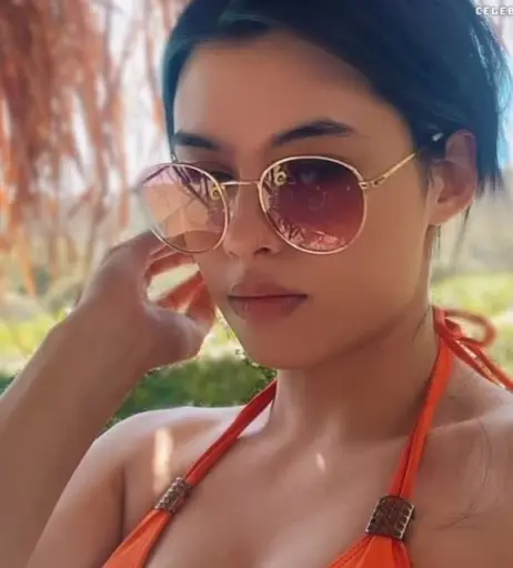 Image 2099314 from Larissa Liveir