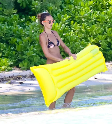 Image 2085663 from Sharni Vinson