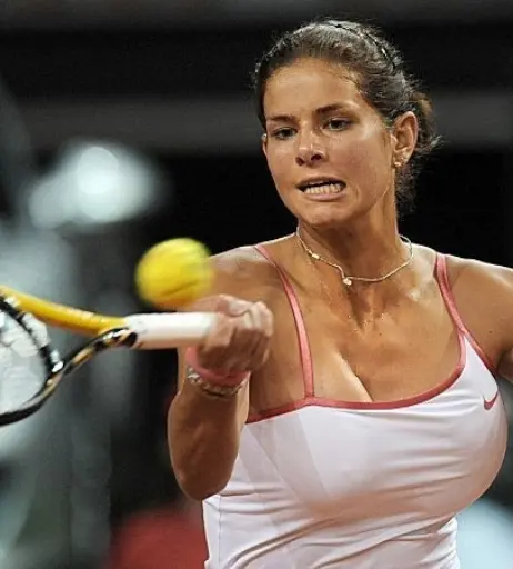 Image 2087687 from Julia Görges