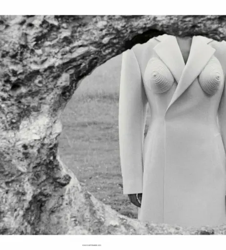 Image 2087928 from Anna Ewers