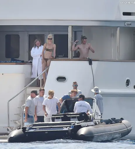 Image 2083477 from Claudia Schiffer