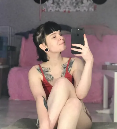 Image 20834608 from arahnaekb / chloe_glass_