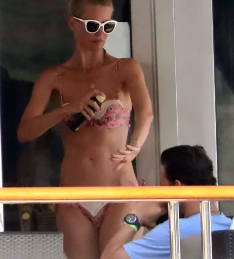 Image 2083176 from Claudia Schiffer