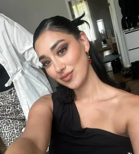 Image 2080524 from Elif