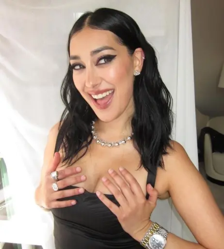 Image 2080284 from Elif