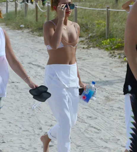 Image 2089768 from Hailey Bieber