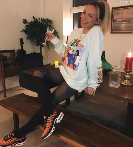 Image 2089760 from Visa Vie