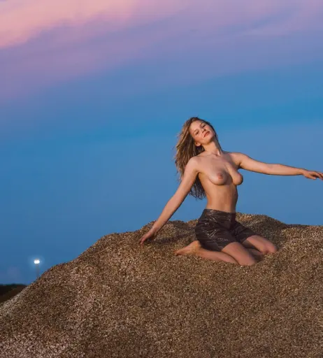 Image 2089382 from Anna Ewers