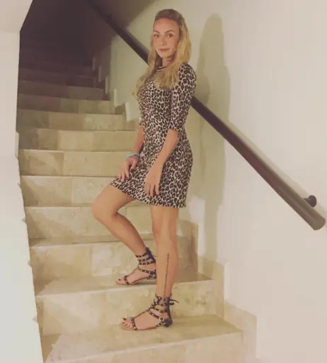 Image 2088403 from Visa Vie