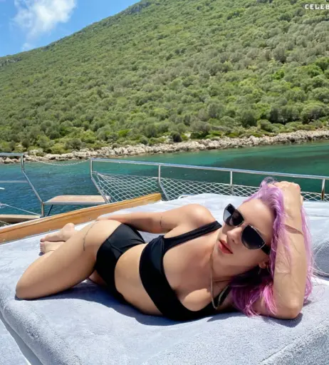 Image 2075548 from Ece Seckin