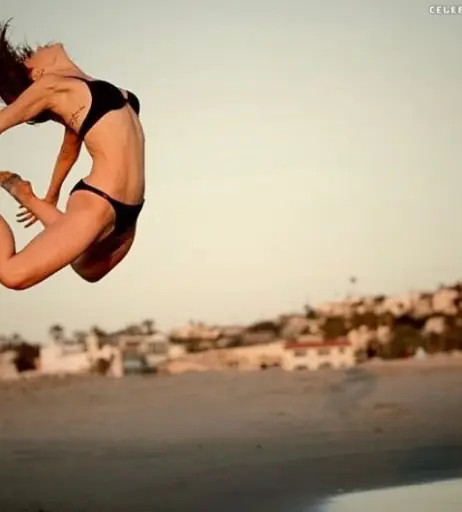 Image 2075334 from Courtney Hope