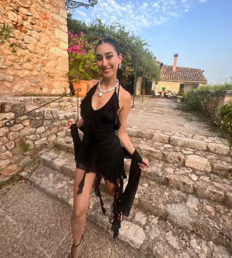 Image 2075927 from Elif