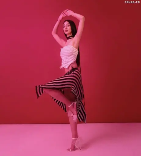 Image 2076594 from Elif