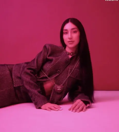 Image 2076665 from Elif